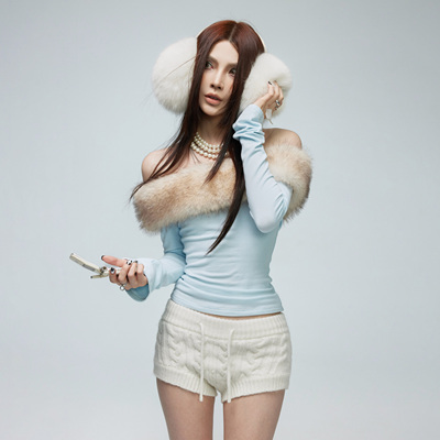 辣妹毛领修身一字肩长袖抹胸上衣