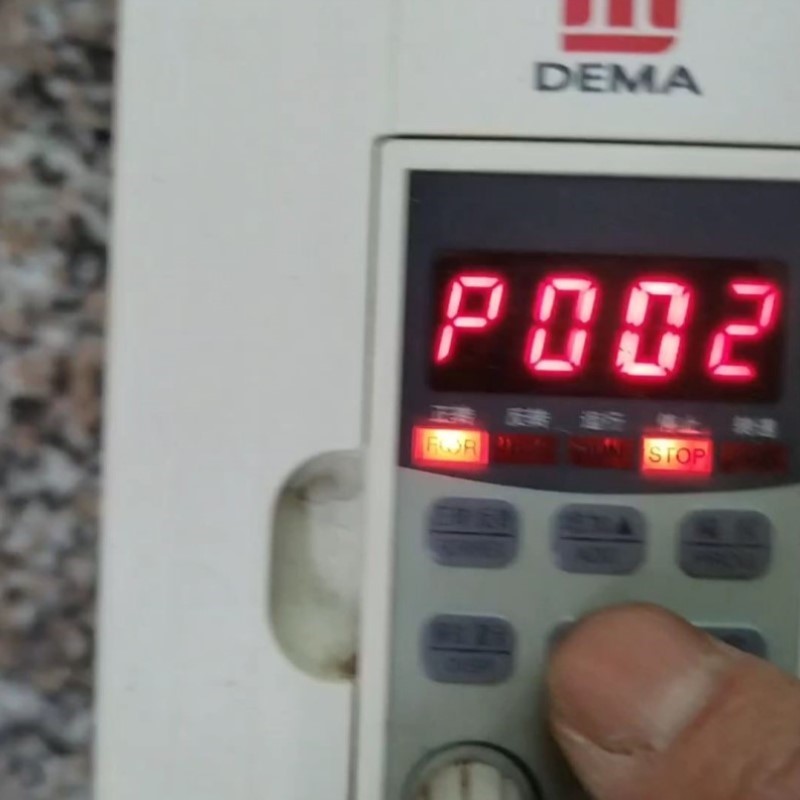 DEMA德玛变频器D5M-1.5T4-1B 1.5KW拆