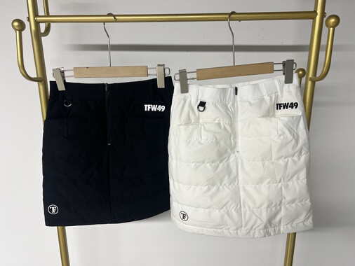 21216 日本潮牌高尔夫服装49秋冬新品女士羽绒保暖包臀短裙无打底