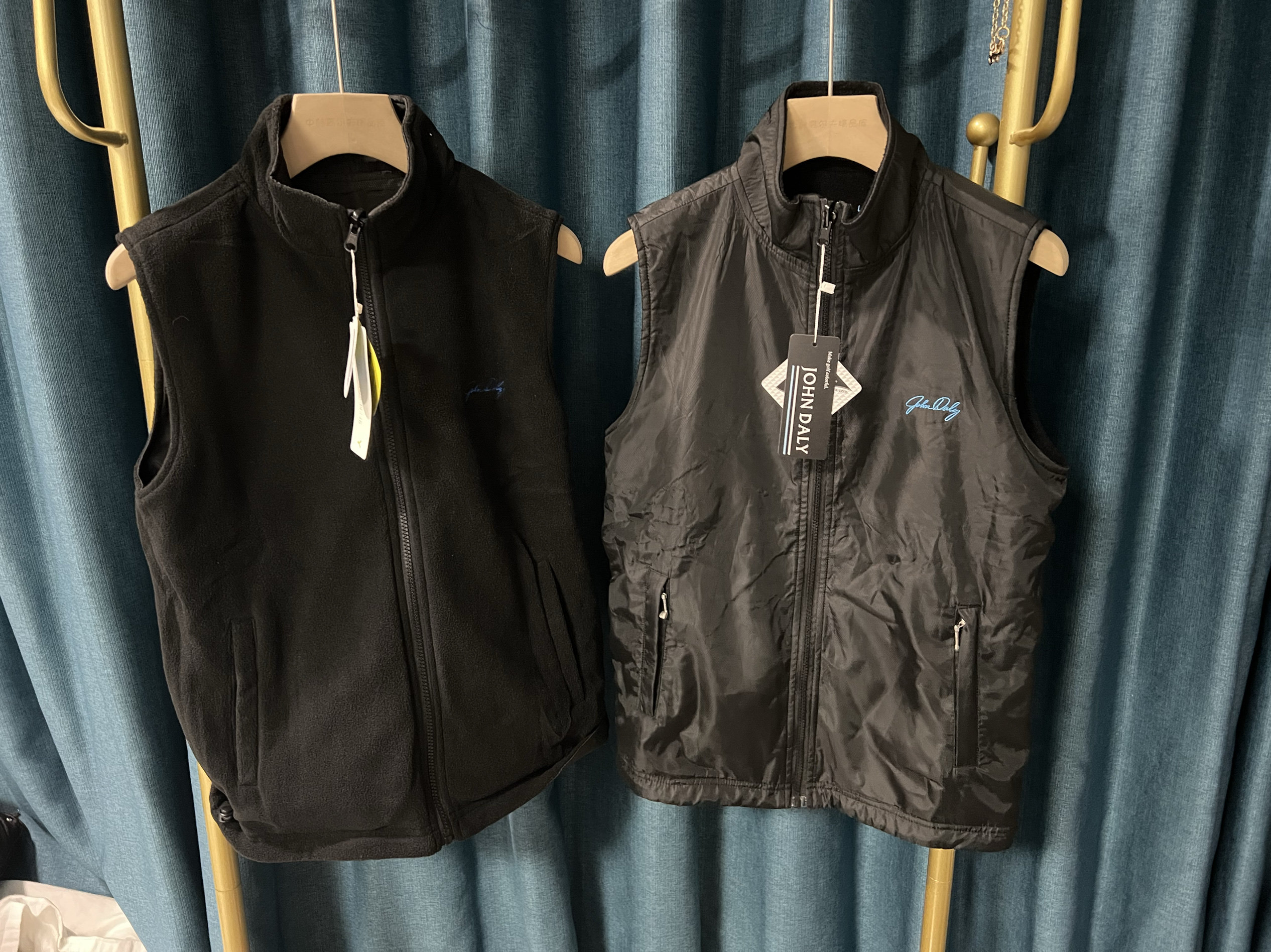 6M04 高尔夫秋冬款女士两面穿防风保暖运动马甲黑色防雨机能背心