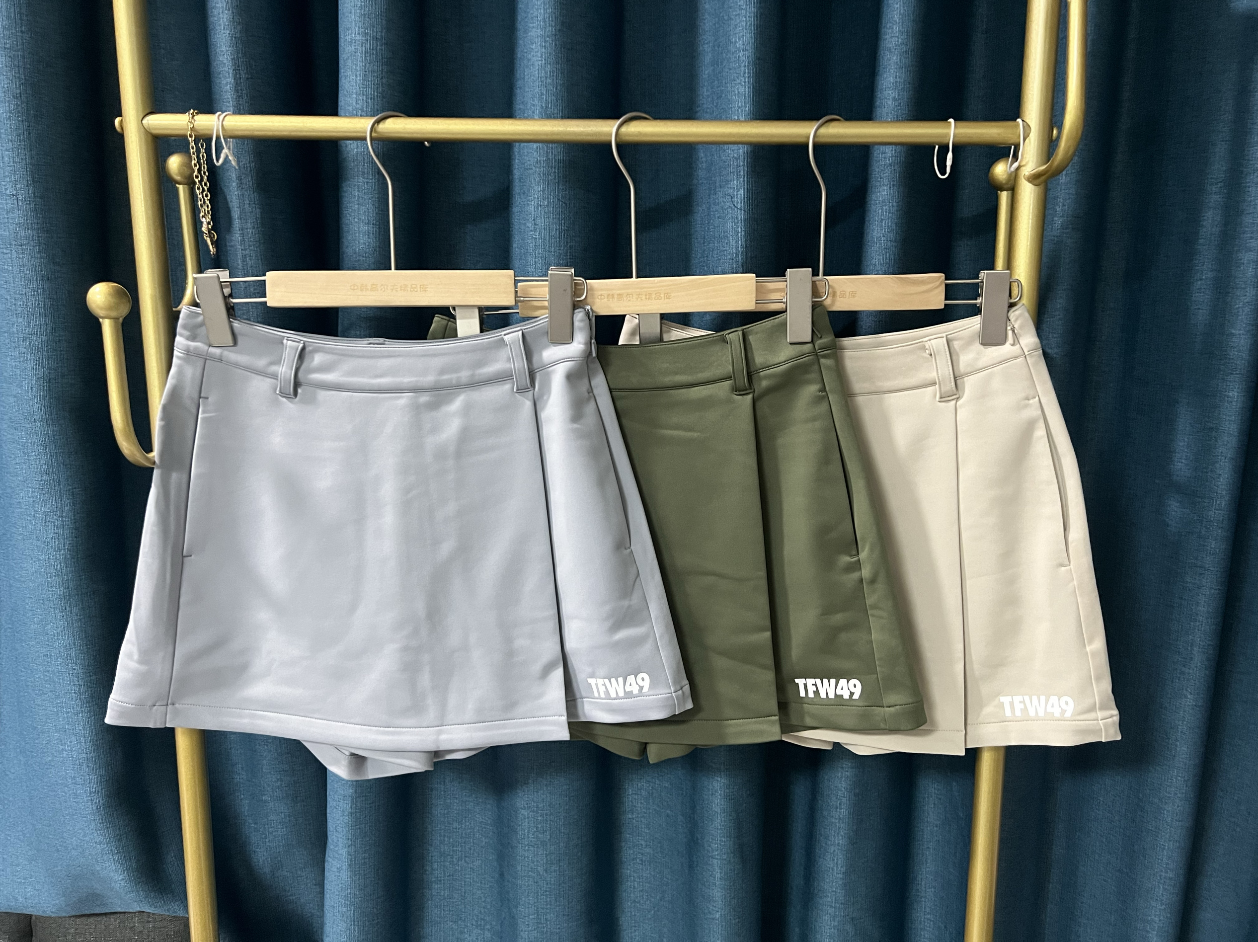 629V23日本潮牌高尔夫女装新品显瘦百搭裙裤防走光修身速干推荐