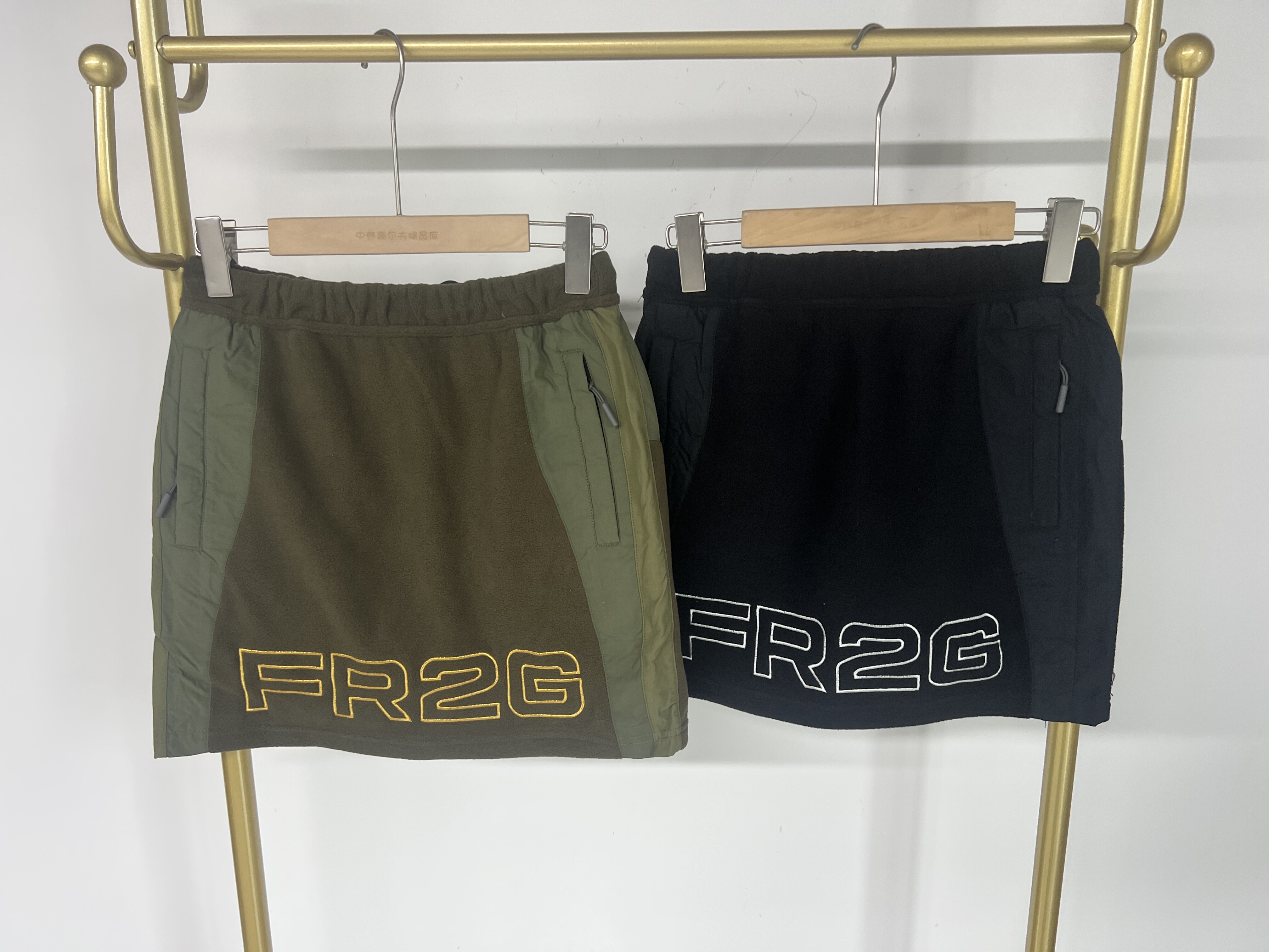 22303 日本潮牌FR2流氓兔女士服装秋冬摇绒拼接保暖短裙防走光