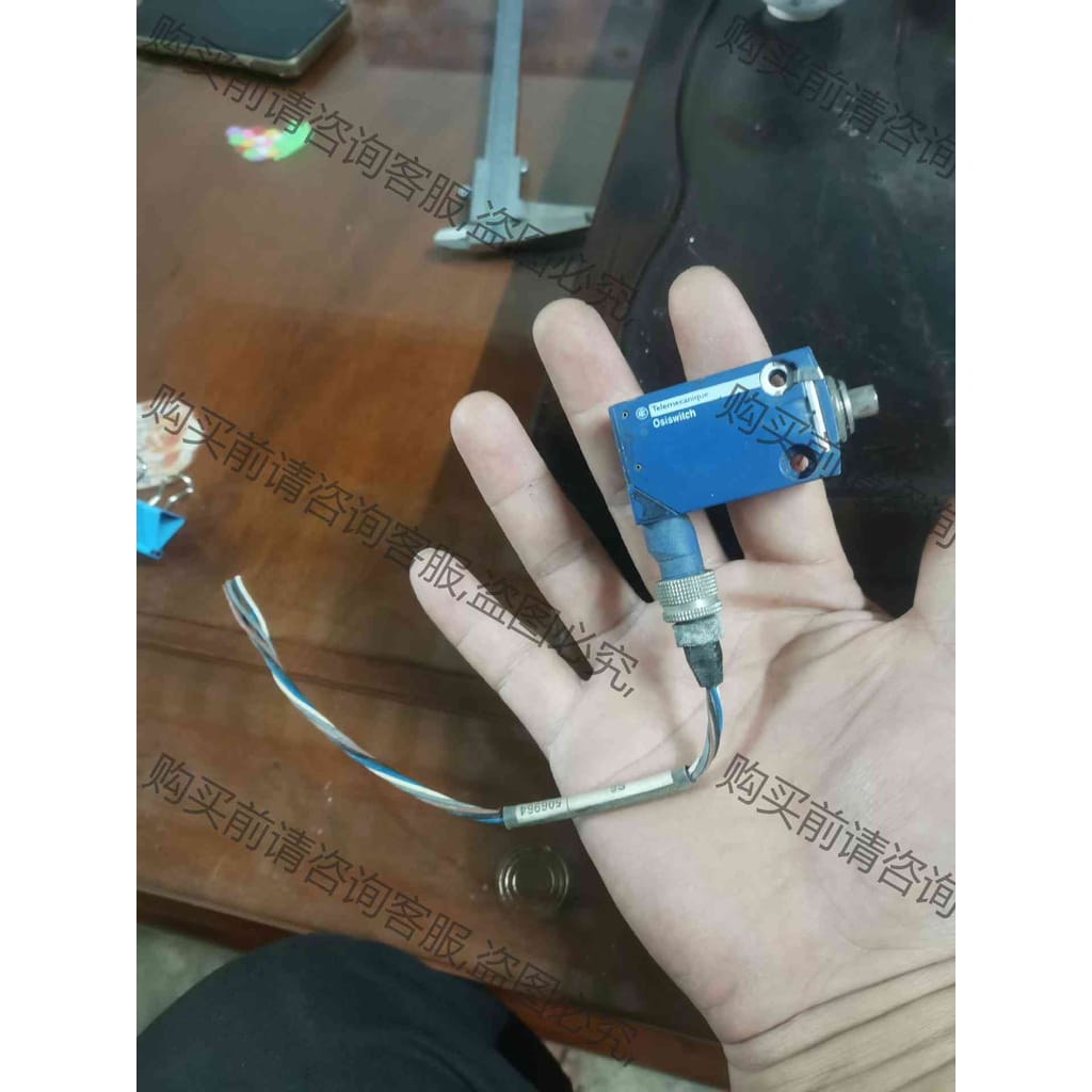 功能正常议价 施耐de行程开关ZCMD21M12，功能正常，40元包邮，成