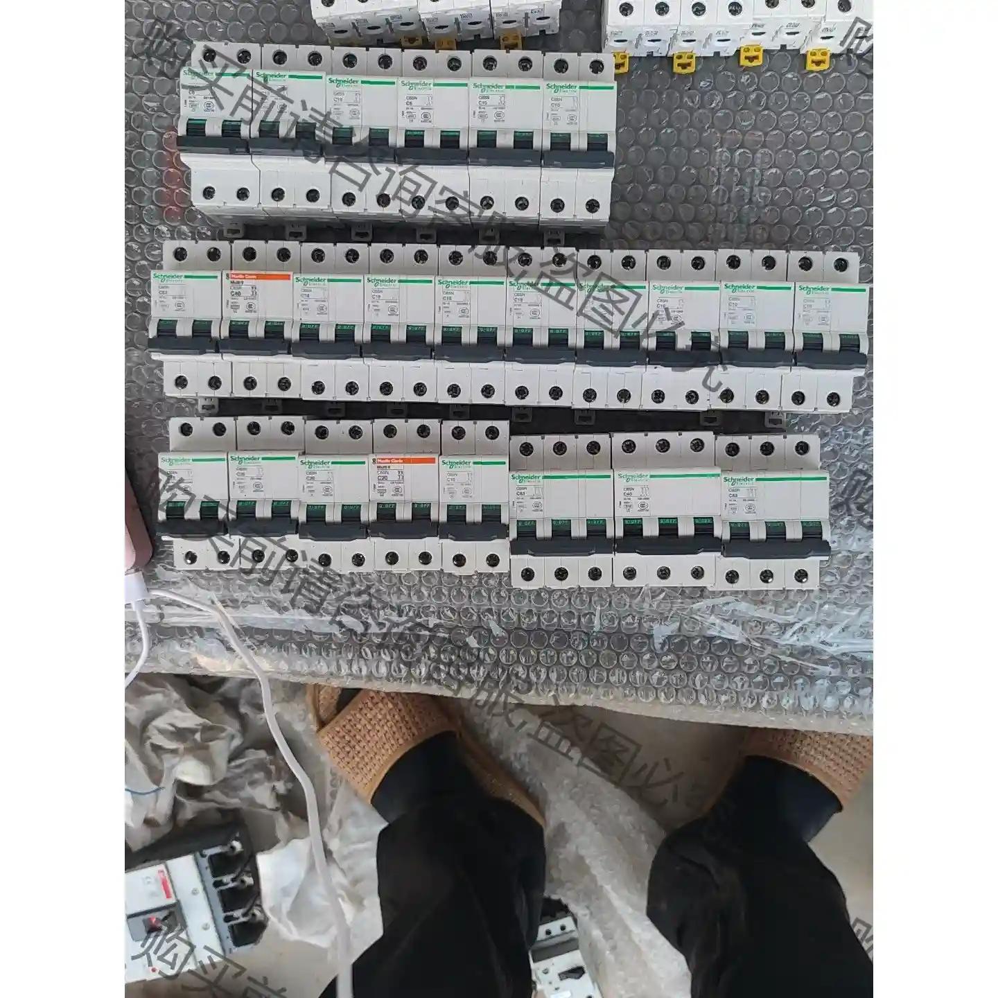 施耐de开关c65n c10 c6 先议价 拆机货包好