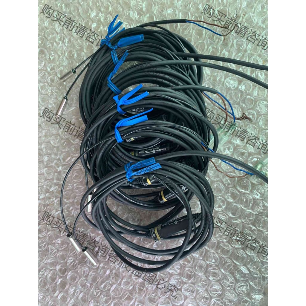 功能正常议价 欧娒龙E2EC-C1R5D1接近开关、成色实拍、二手原装、