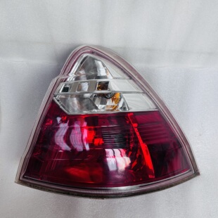 昌河铃木利亚纳A6 16款三厢后外尾灯总成 后组合灯总成汽车配件