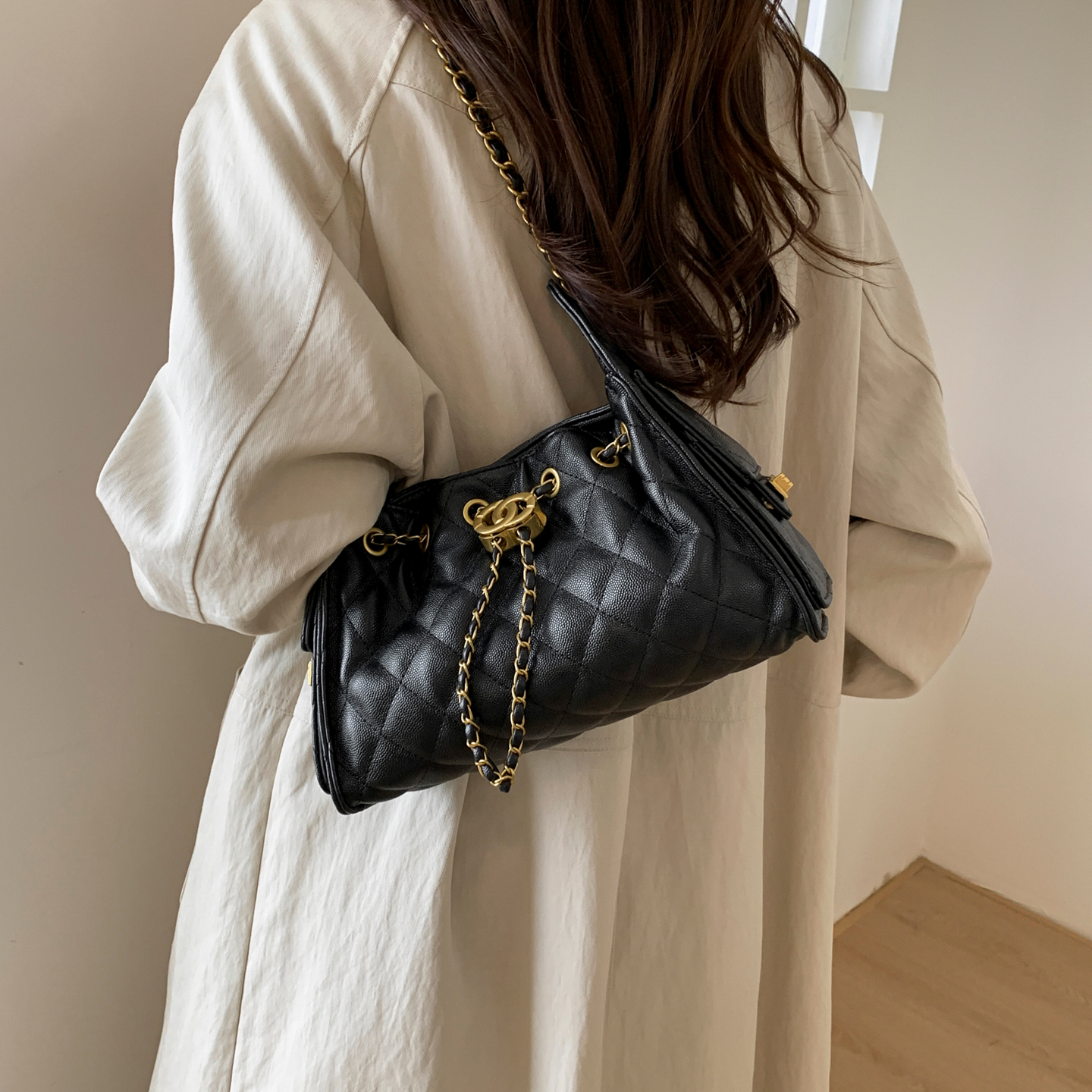 单肩斜挎包小香风抽绳水桶包