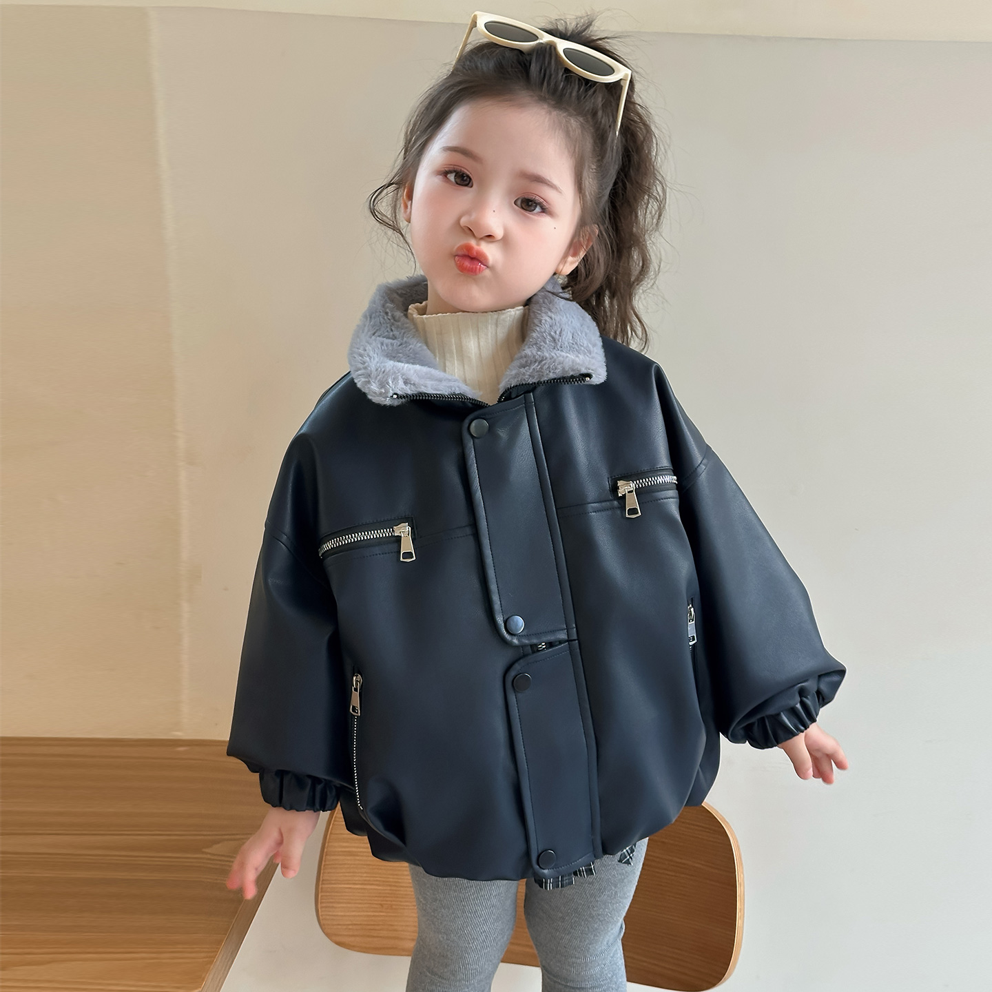 女童加绒皮衣外套秋冬款儿童洋气加厚皮夹克女孩黑色潮酷机车棉服