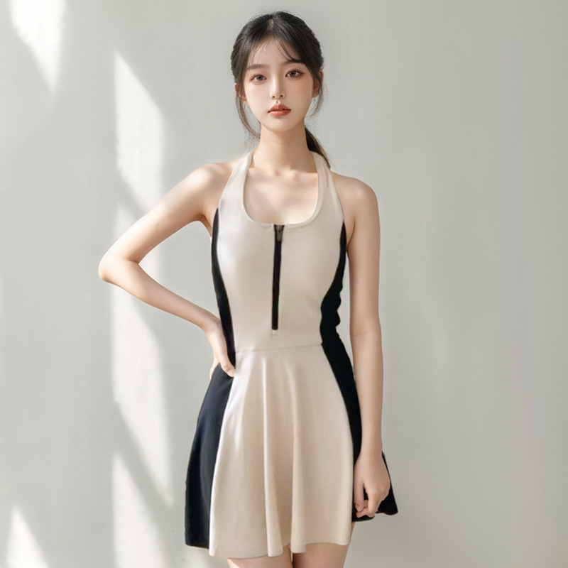 德国款游泳衣女平角连体运动裙式保守遮肚显瘦韩国in风挂脖式泳装