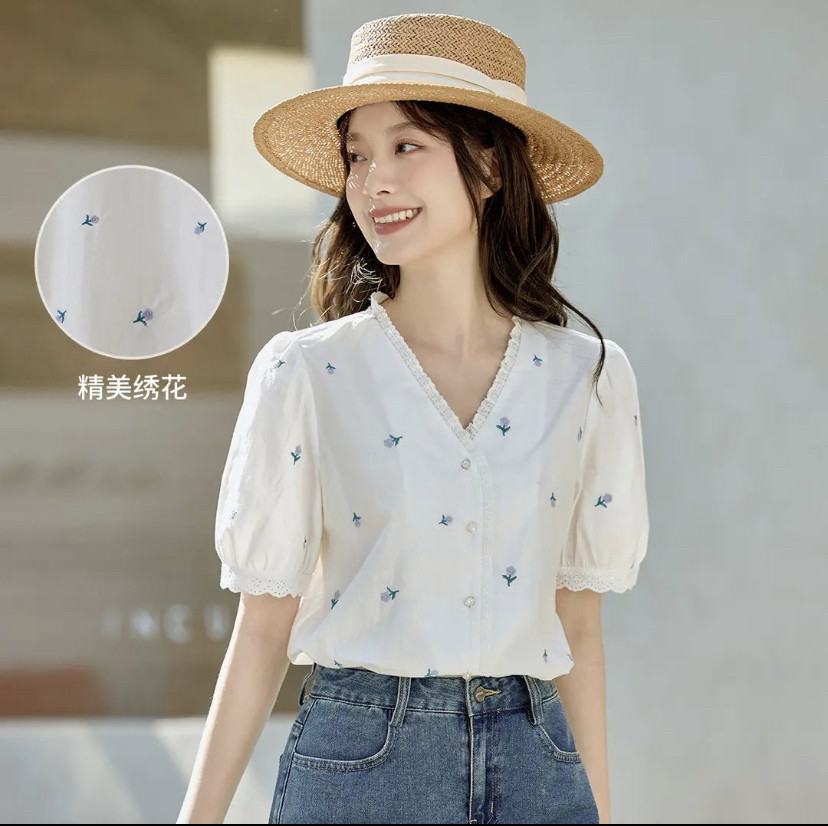 夏季新款法式气质设计感小清新刺绣短袖纯棉花边V领白衬衫女