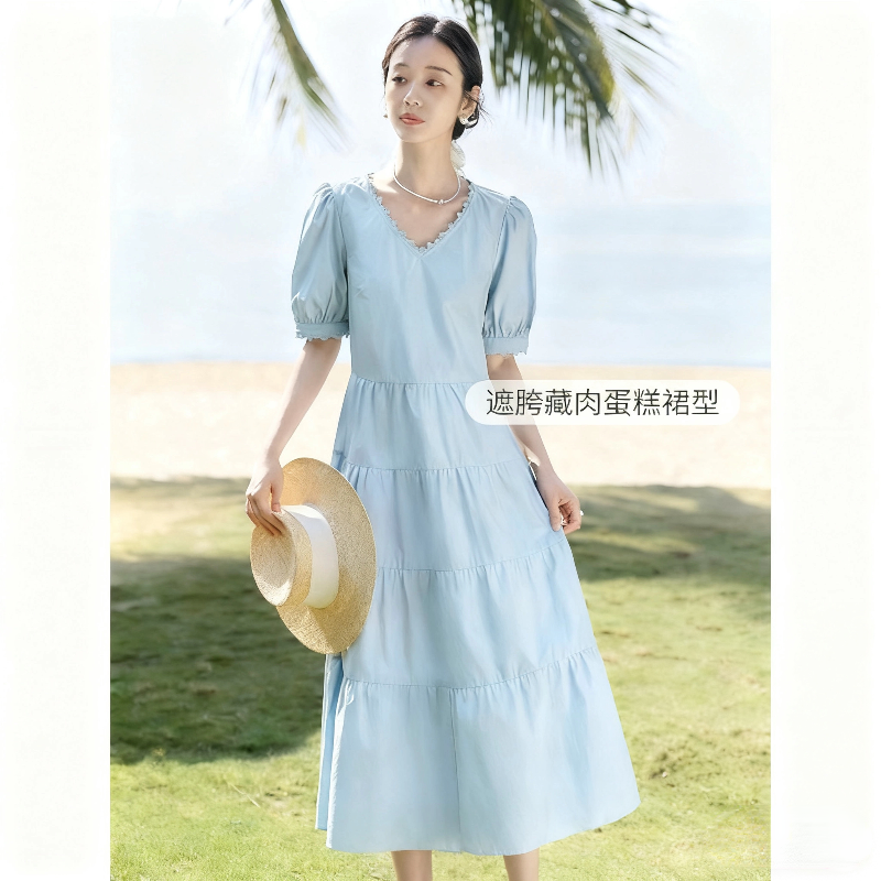 法式茶歇连衣裙女士2026年夏季新款度假风纯棉V领蛋糕长裙子