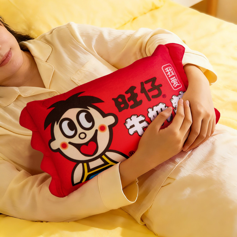 旺旺周边旺仔经典IP午睡抱枕图片