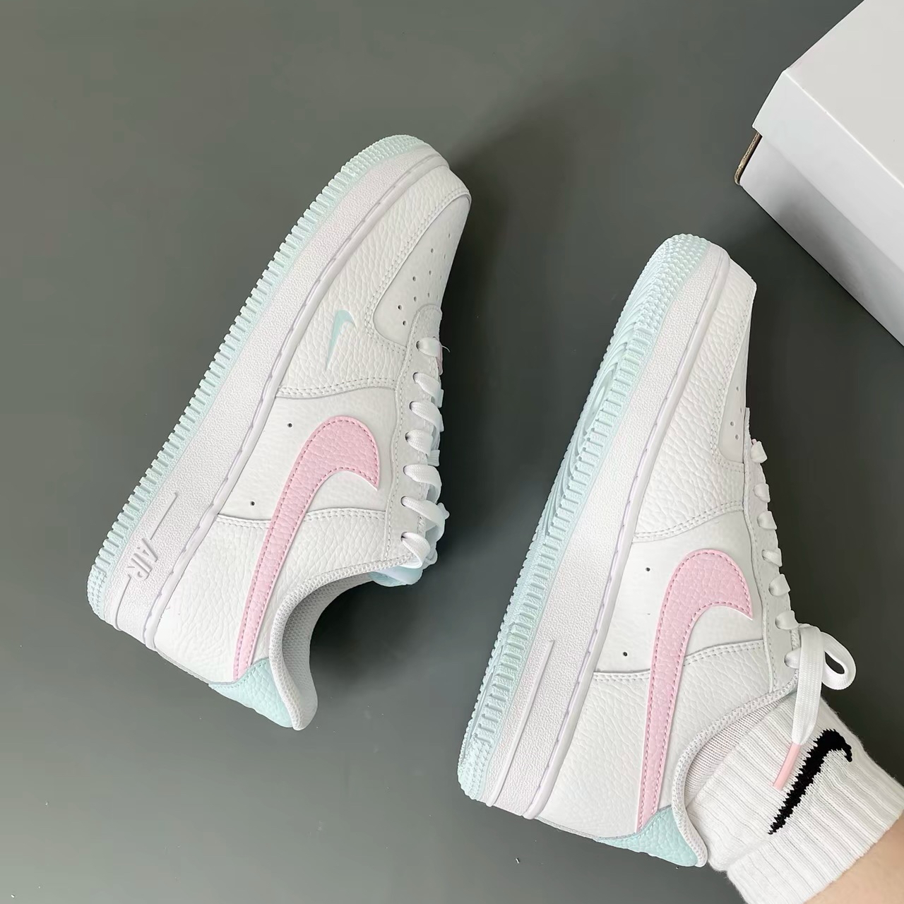 Nike Air Force 1 AF1白蓝粉低帮运动板鞋女款IH0640-161