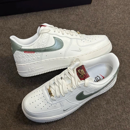 Nike/耐克AIR FORCE1男子空军一号低帮防滑运动板鞋HV5979-130