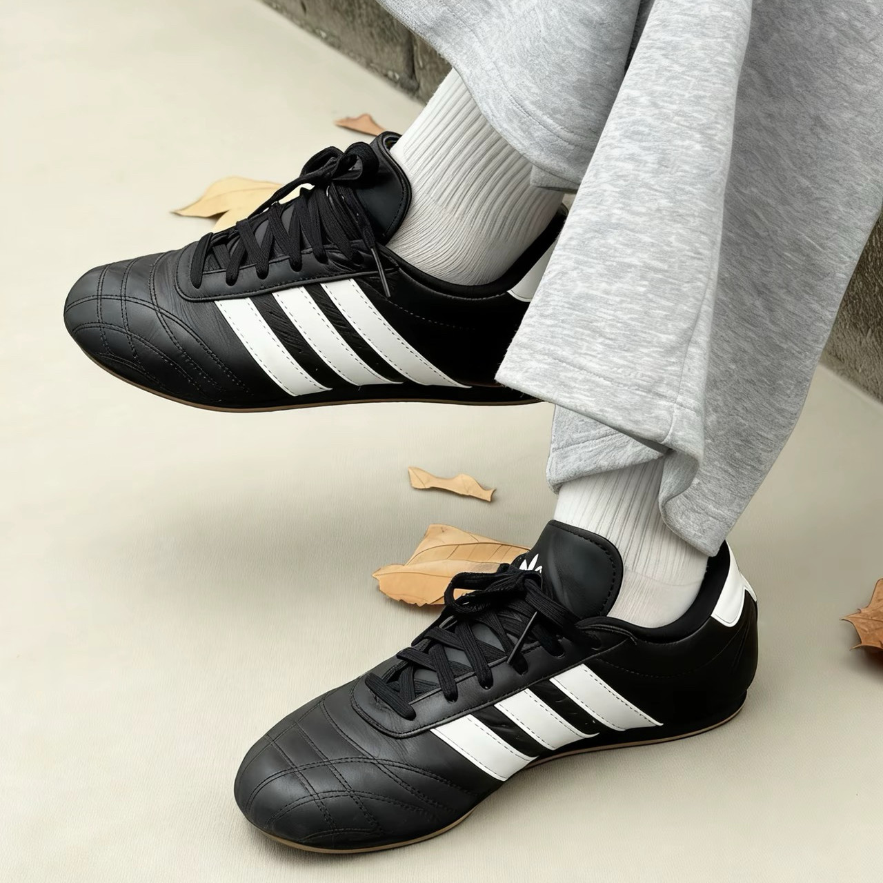 adidas originals Taekwondo 舒适百搭 低帮 训练鞋 女款 JS1193 - 实物图