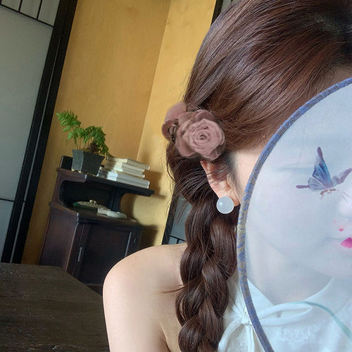 tktk2025新款玫瑰发夹女气质优雅花朵鲨鱼夹甜美风感抓夹头饰