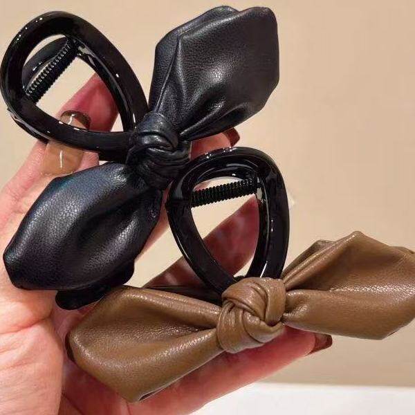 tktk跨境2025秋冬百搭复古皮质蝴蝶结抓夹感时尚鲨鱼夹头饰发饰品