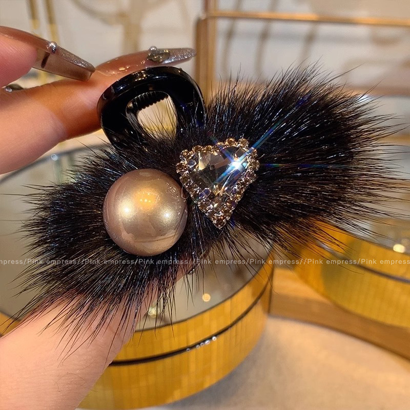 轻奢水钻中号抓夹女2025新款后脑勺半扎发鲨鱼夹发卡秋冬发夹头饰