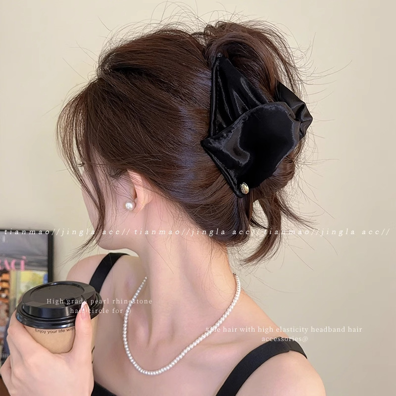 tktk高马尾缎面贝壳三角抓夹女感2025新款后脑勺盘发鲨鱼夹子头饰