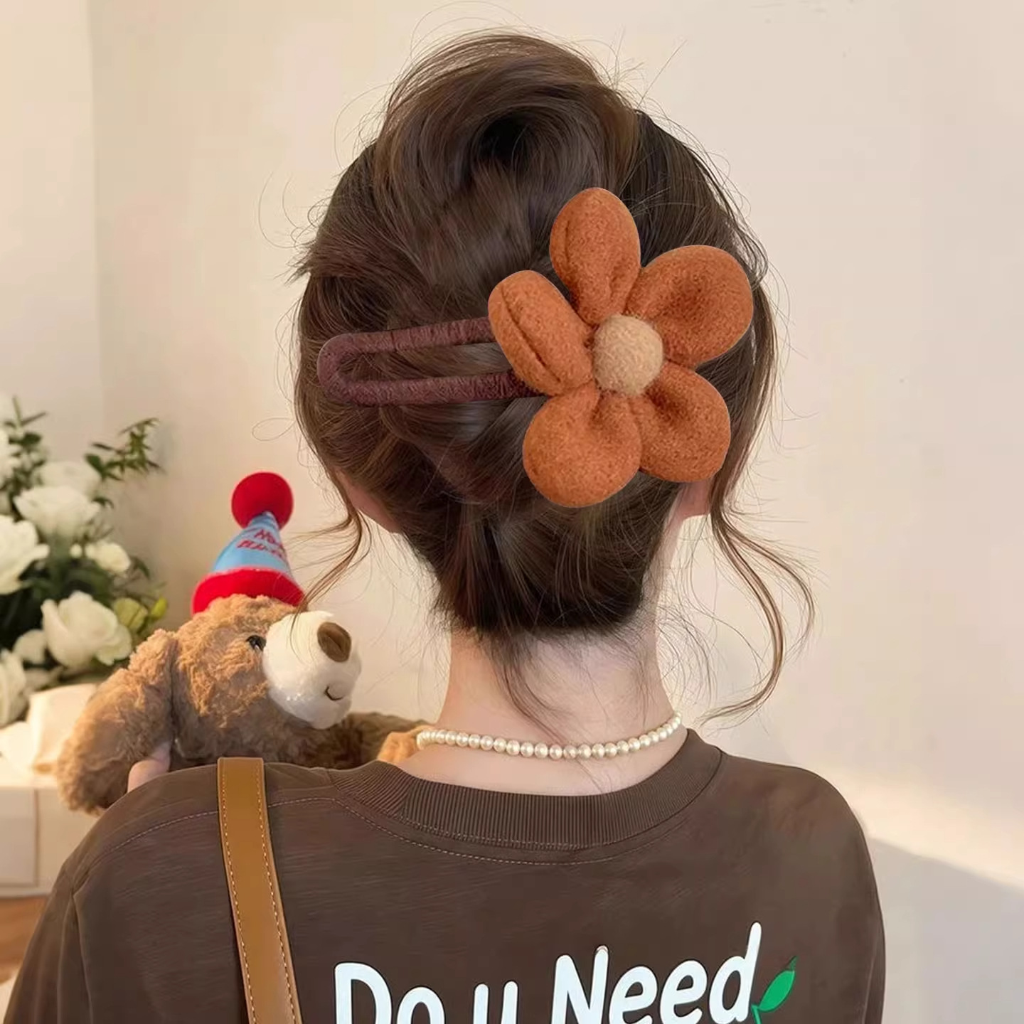 tktk秋冬花朵毛绒鸭嘴夹女2025新款感后脑勺鸭嘴夹盘发一字夹头饰