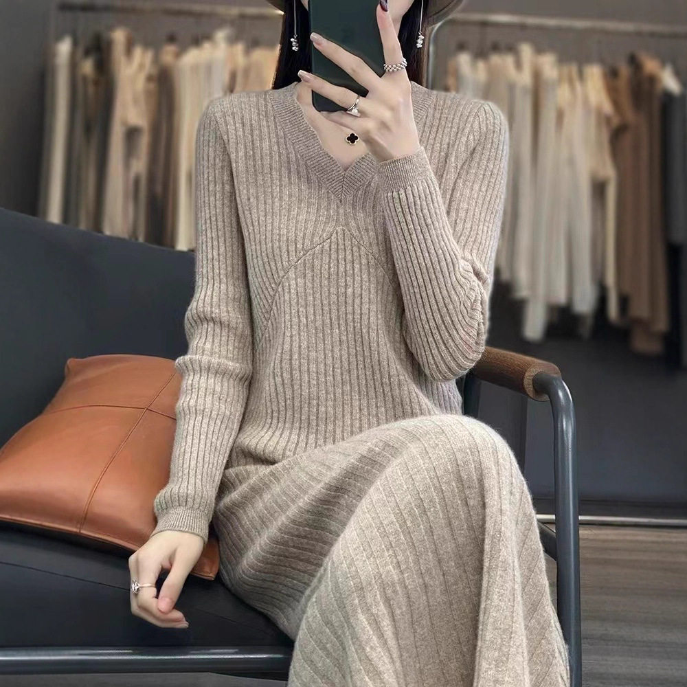 秋冬新款修身显瘦配大衣针织连衣裙女时尚洋气中长款过膝毛衣裙