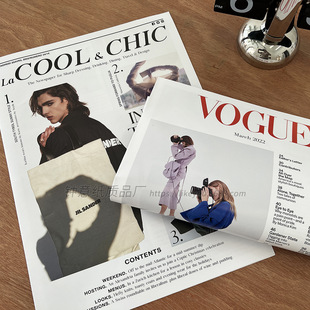 时尚英文杂志报纸网红潮流模特手拿摆拍美食拍照装饰道具艺术海报