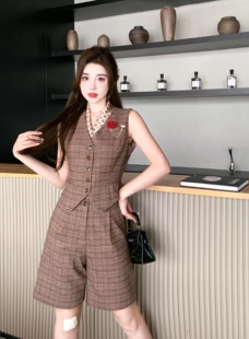 两件套套装 格子马甲五分裤 专柜品质气质通勤 定制欧货新款 独家原版
