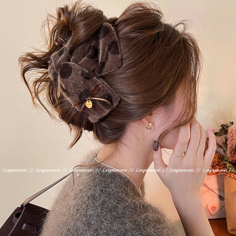 落叶秋棕~毛绒波点三角抓夹