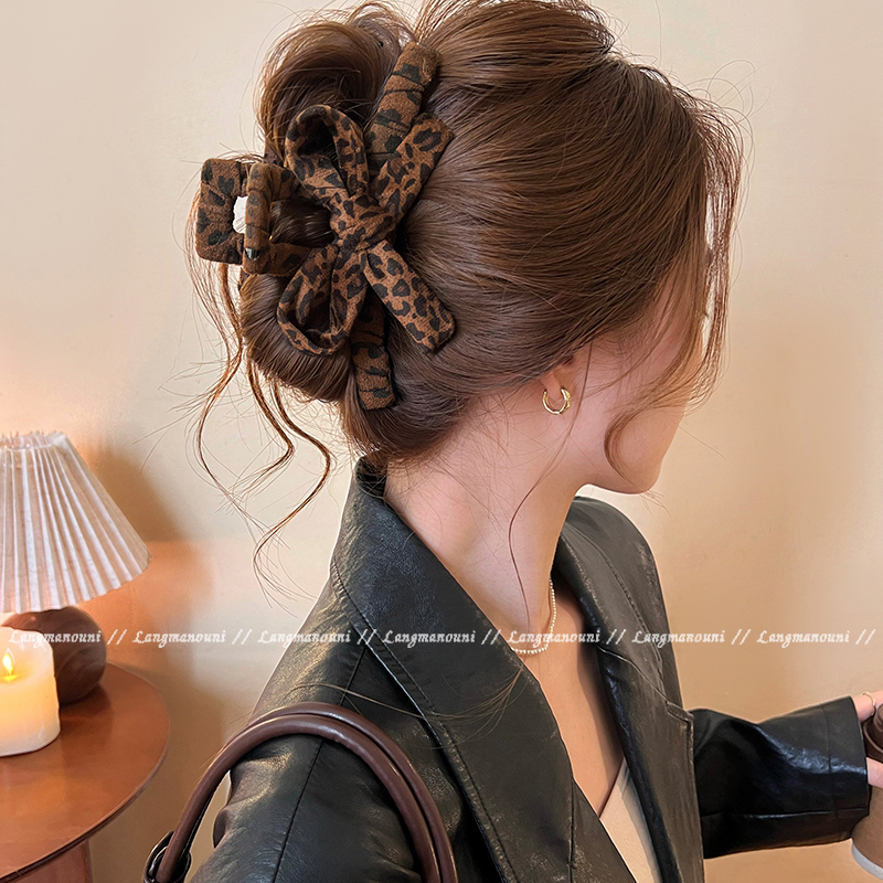 豹纹蝴蝶结抓夹女高级感大号鲨鱼夹2025新款秋冬后脑勺盘发夹发饰