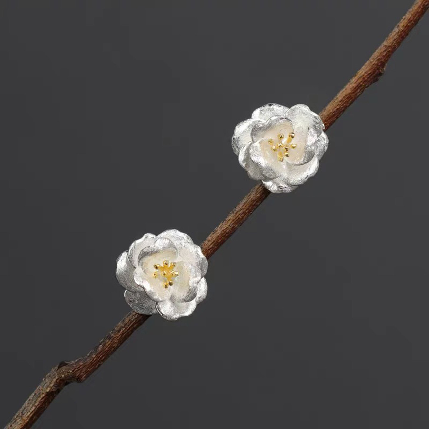 唯美山茶花朵S925银针耳钉原创设计花芯百搭耳饰通勤休闲银色耳环,饰品/流行首饰/时尚饰品新,耳钉,淘宝优惠券,粉丝福利购,淘宝优惠卷