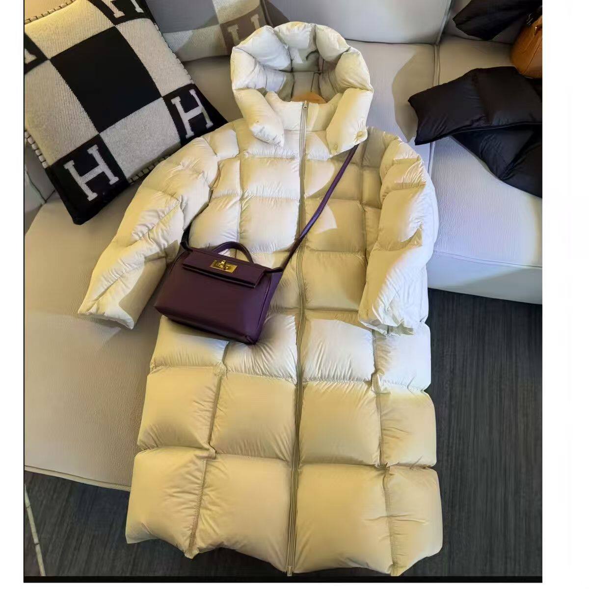 90白鸭绒云朵泡芙中长款羽绒服女