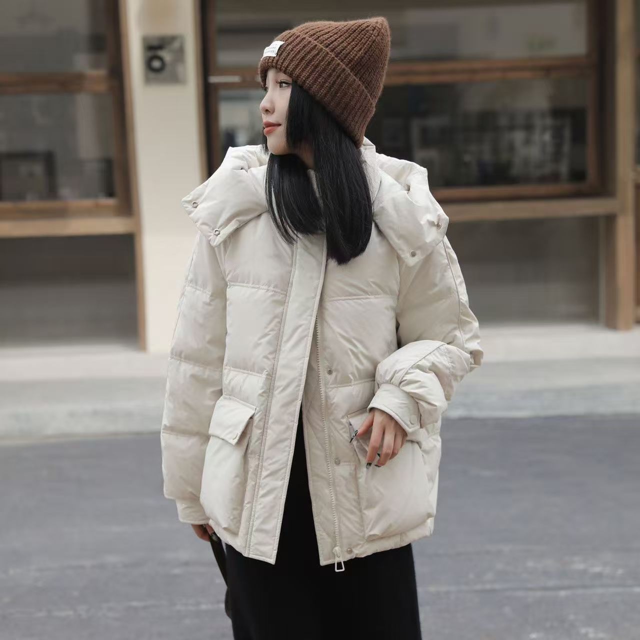 90白鸭绒2025冬季款短款羽绒服女