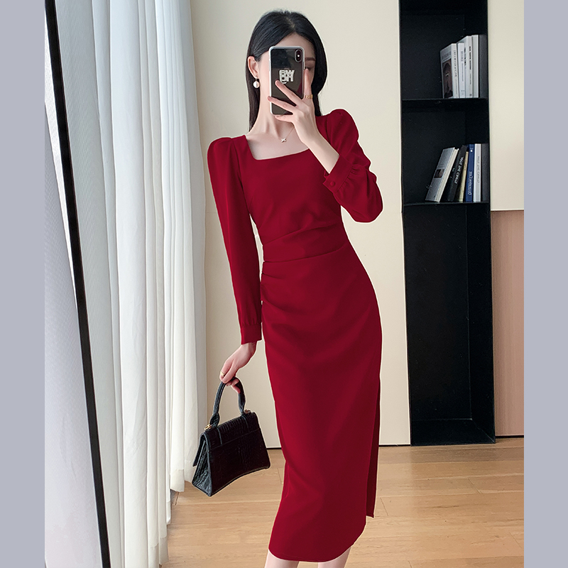  红色连衣裙女2022秋季新款方领泡泡袖法式收腰显瘦气质礼服订婚裙