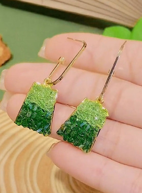 气质绿色水晶方形耳环小众设计感时尚新款潮网红高级个性耳饰L317