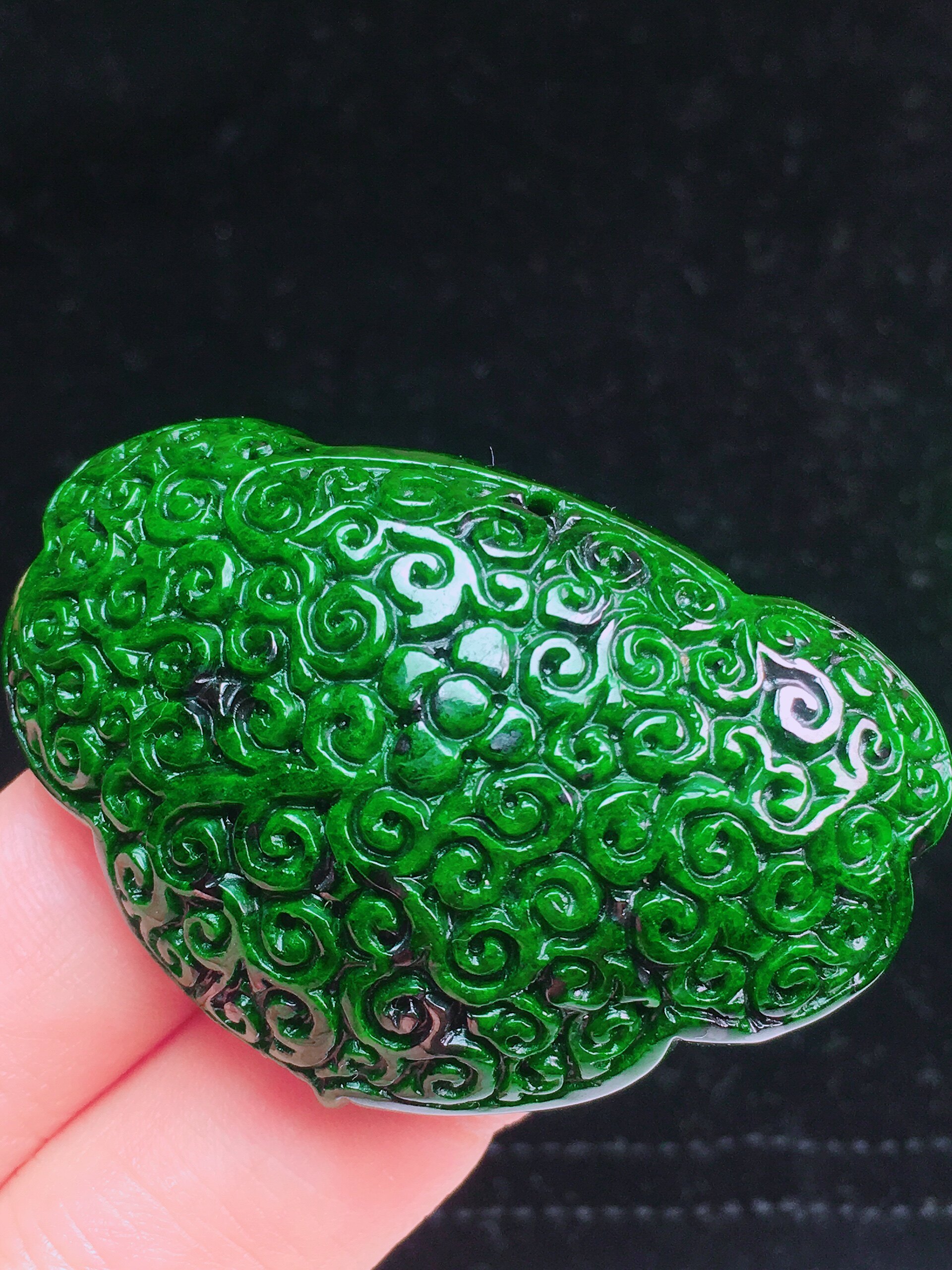 天然缅甸翡翠a货满色仿古干青如意头吊坠平安锁挂件花青手工精雕