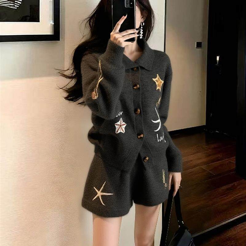 慵懒风休闲灰色针织套装初冬小个子穿搭女2026新款上衣裤子两件套