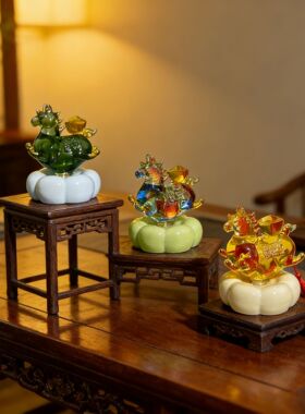 淄博琉璃旋转马玻璃摆件文创桌面礼品礼物公仔创意吉祥物车载送礼