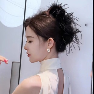 秋冬四倍毛量大号羽毛抓夹头饰女黑色毛茸茸高级感饱满后脑勺发夹