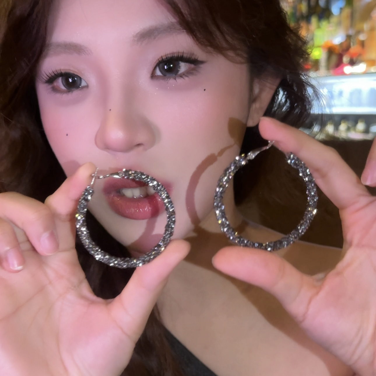 星光熠熠爆闪满钻耳圈显脸小气质碎钻耳环女高级感轻奢大圆圈耳饰