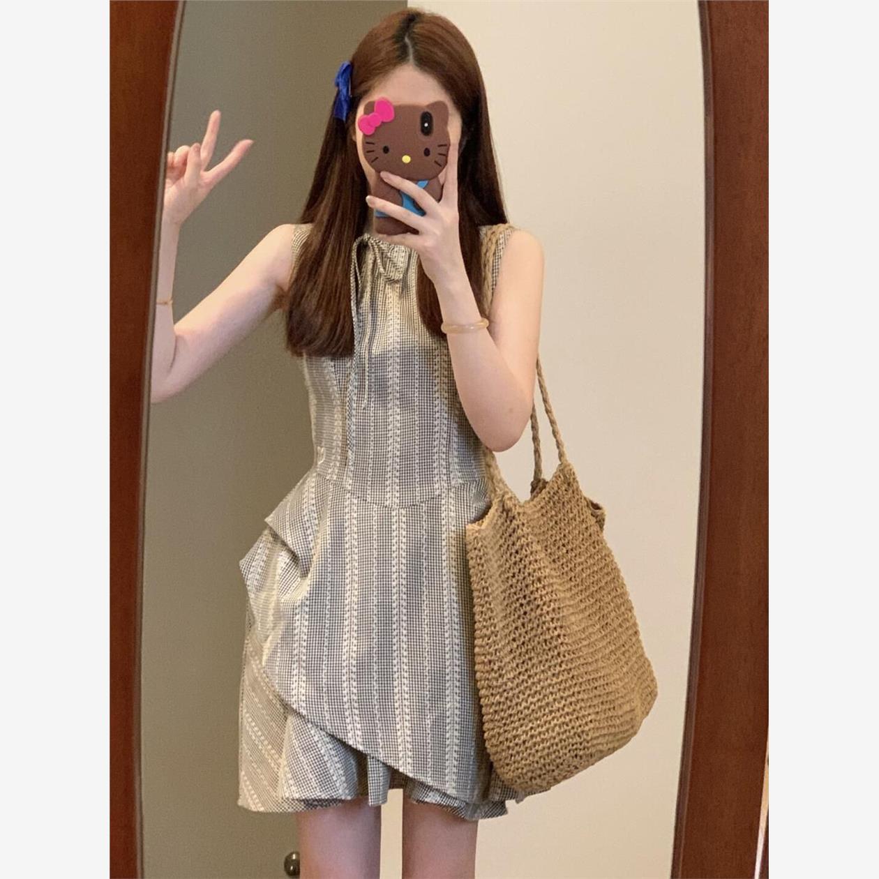 法式条纹无袖背心连衣裙女夏季气质甜美设计感收腰显瘦露肩短裙子