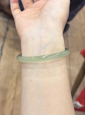 和田玉且末老坑玉手镯浅晴水色冰底细条泥鳅背女款处理保真玉镯子