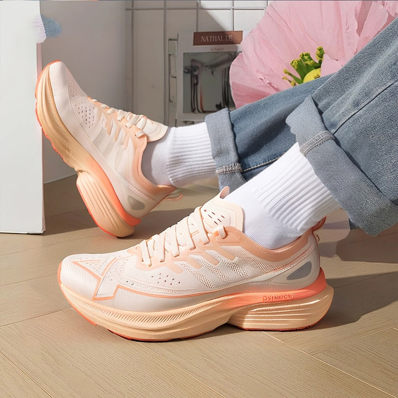 特步一体成型女鞋运动鞋减震跑鞋