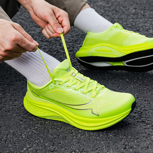 男鞋 透气休闲跑鞋 网面运动鞋 新款 冬季 特步2000公里三代plus跑步鞋