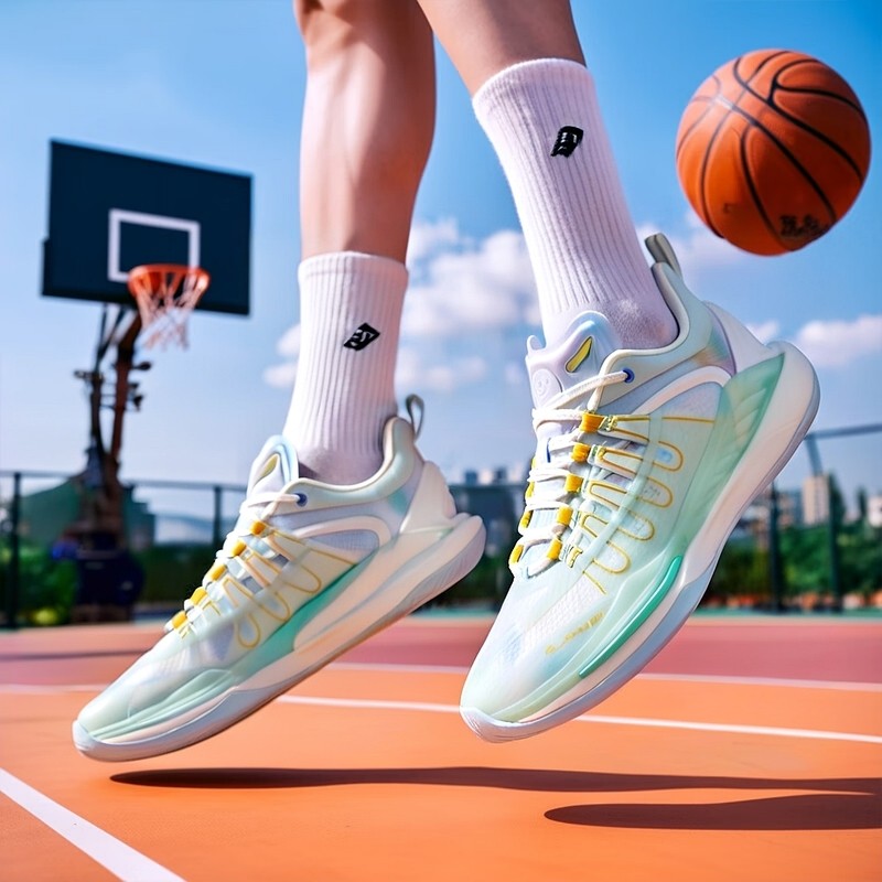 轻羽4代-V2丨特步篮球鞋