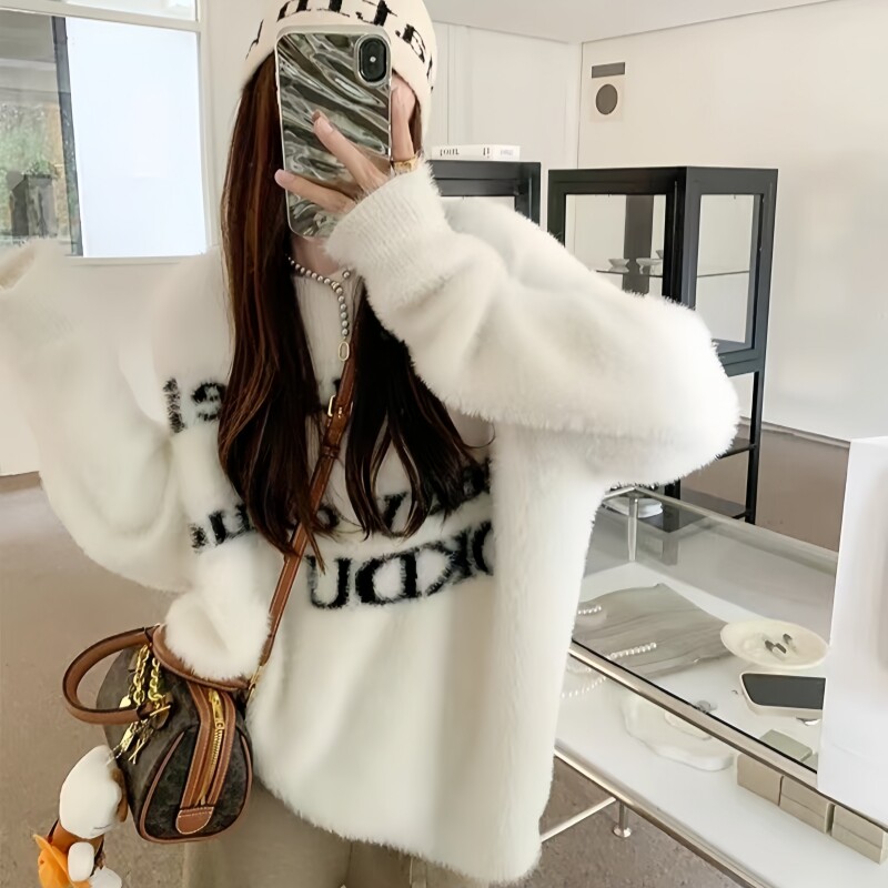 白色软糯马海毛秋冬毛衣女2024新款宽松针织加厚慵懒风高级感上衣