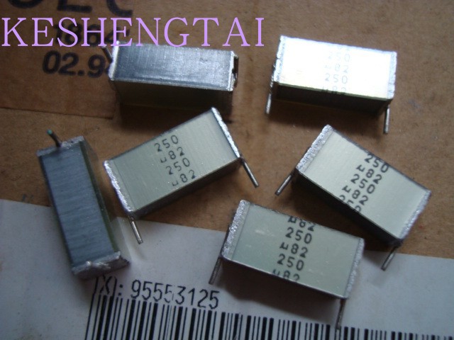 B32562S3824A511 250V0.82UF U82 原盒EPCOS 西门子薄膜电容 15mm