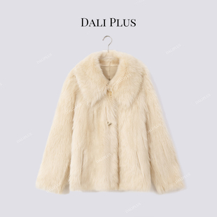 “年度最爱皮草”西班牙直毛托卡皮毛一体外套-D5CH5345