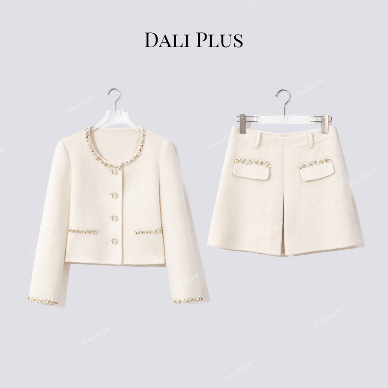 大李plus“双面呢套装”绵羊毛蚕丝免毛海贝呢外套+半裙-D5CH4680