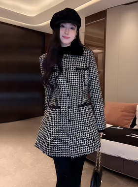 大李plus“小格子香风三星95白鹅绒”黑白领可脱卸羽绒服D5ST1655