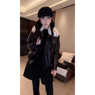 大李plus“绵羊皮可拆卸95白鹅绒”山羊绒拼接真皮羽绒服D5CH5528